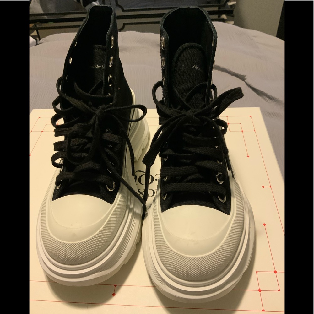 Alexander McQueen Tread Slick boots